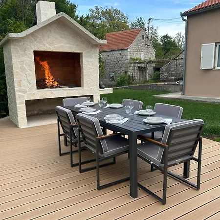 Kuca Za Odmor Aria ヴィラ